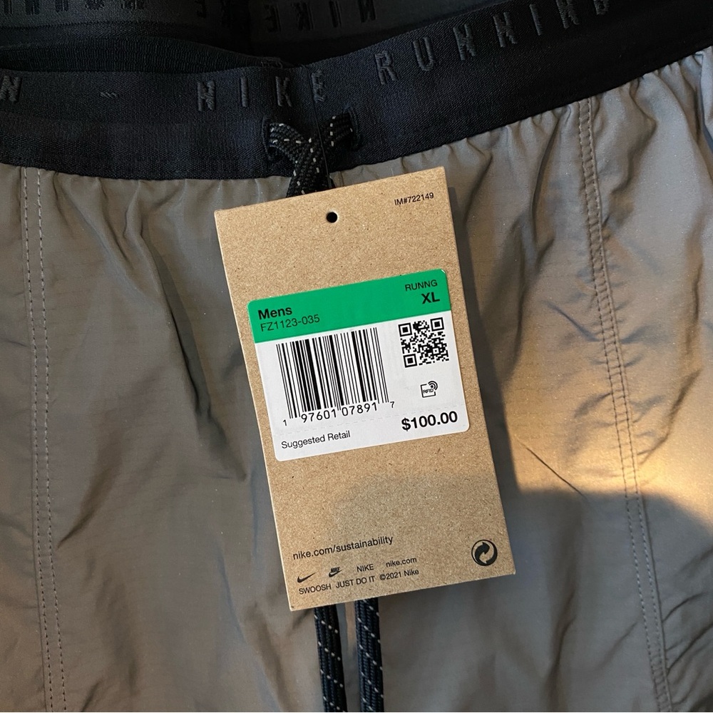 Nike Running Division Reflective Running Shorts FZ1123-035 $100 - Size XL - Picture 5 of 11